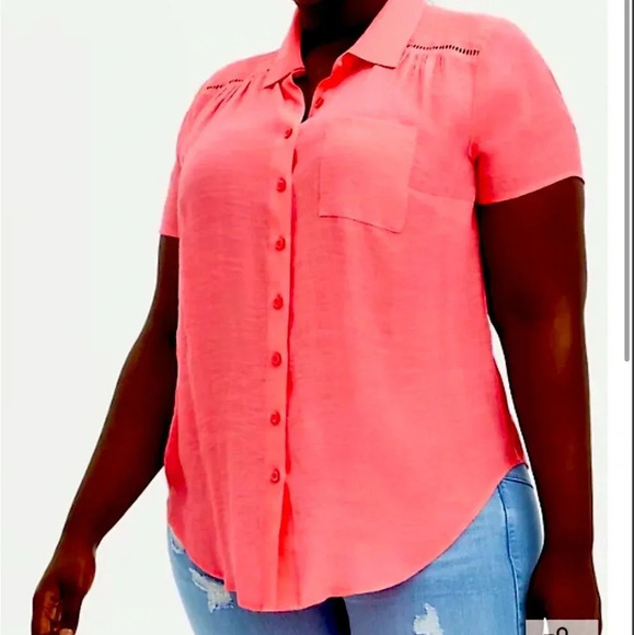 TORRID PINK SHORT SLEEVE BUTTON UP BLOUSE NWT SIZE 0 CUTE - Picture 1 of 6
